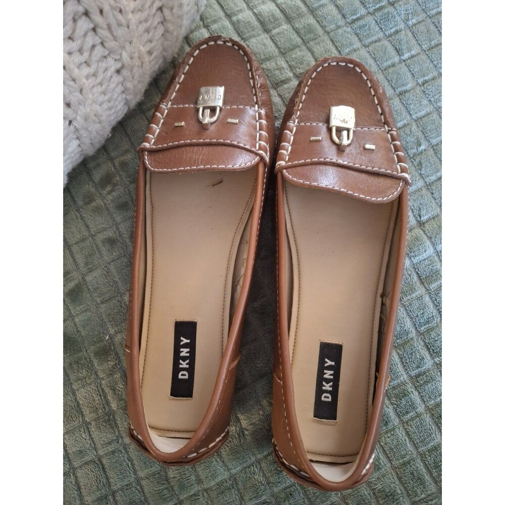 DKNY Lennon Mocassin Womans 9M Pebble Leather Walnut Brown Loafers Slip On Shoes